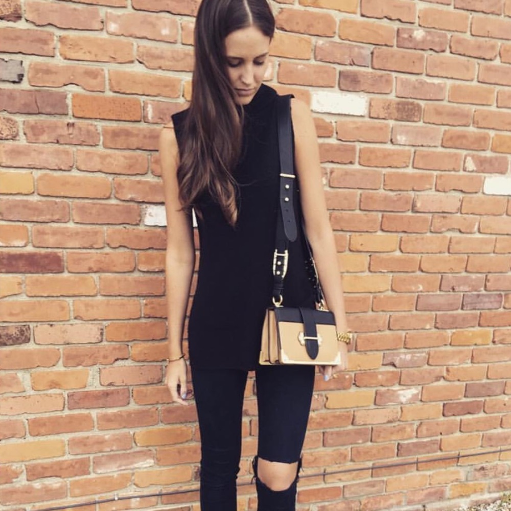 Meet your Posher, Laura